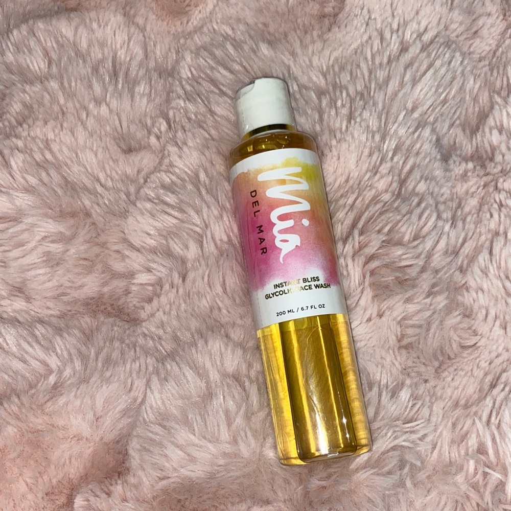 MIA Del Mar Instant Bliss Face Wash - Yellow and Pink